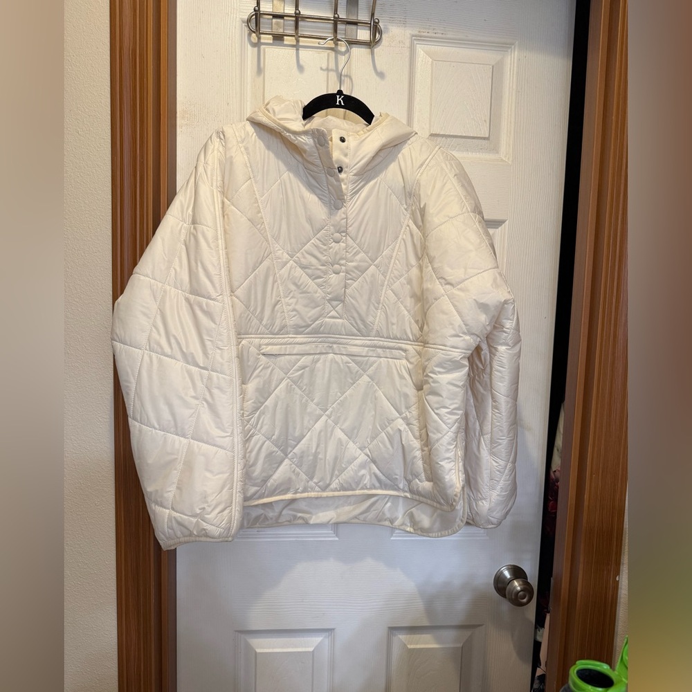 American Eagle hooded puffer winter coat
